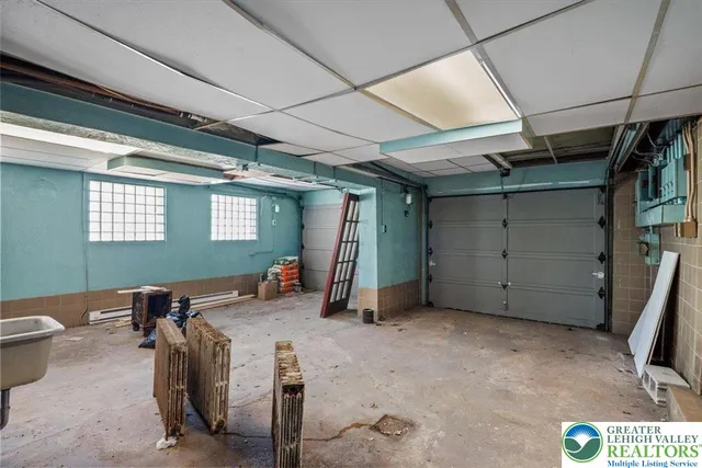 $275,000 | 2 West Catawissa Street, Nesquehoning, PA 18240