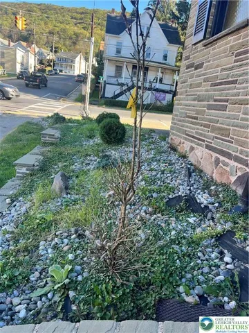 $275,000 | 2 West Catawissa Street, Nesquehoning, PA 18240