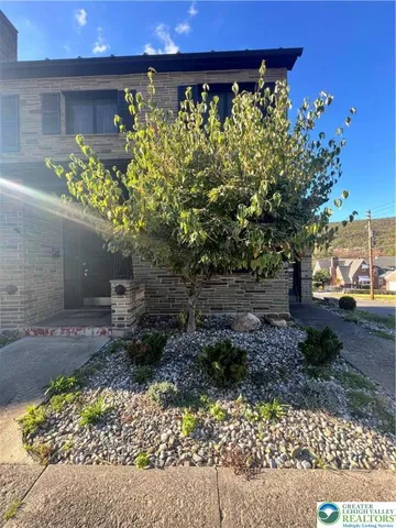 $275,000 | 2 West Catawissa Street, Nesquehoning, PA 18240