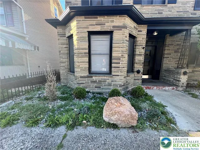 $275,000 | 2 West Catawissa Street, Nesquehoning, PA 18240