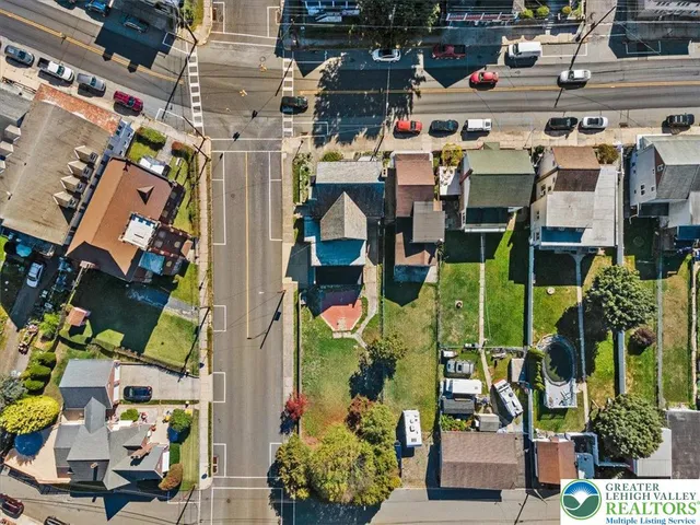 $275,000 | 2 West Catawissa Street, Nesquehoning, PA 18240