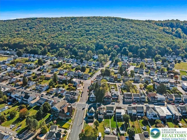 $275,000 | 2 West Catawissa Street, Nesquehoning, PA 18240