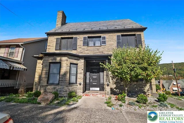 $275,000 | 2 West Catawissa Street, Nesquehoning, PA 18240