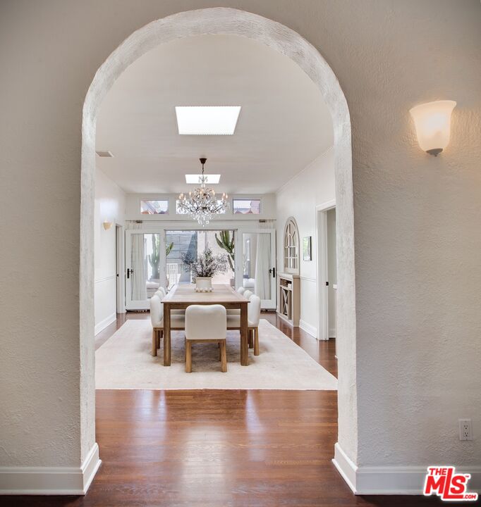 1900 North Serrano Avenue Los Angeles, CA 90027 - Photo 9 of 47 Gallery Image 9
