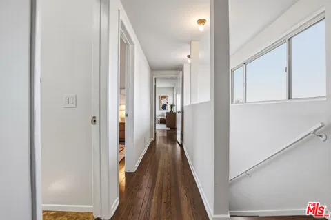 $1,899,000 | 2525 Ivanhoe Drive, Los Angeles, CA 90039