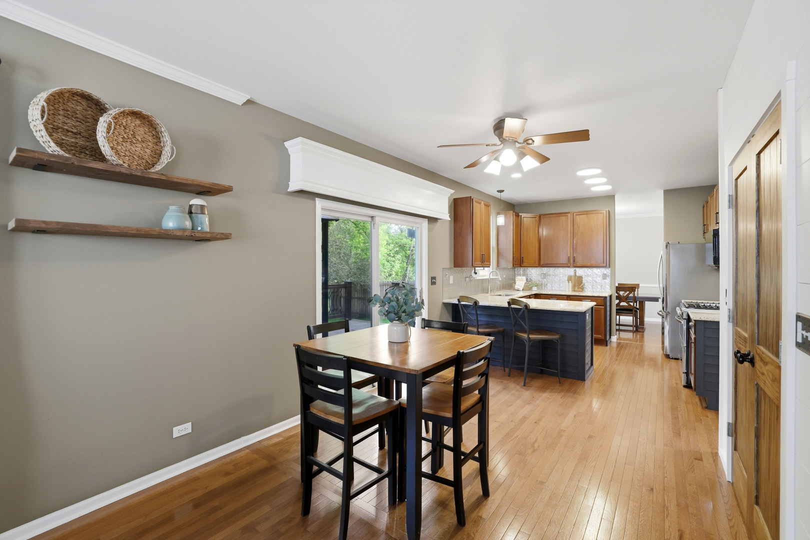 400 Willow Road Lakemoor, IL 60051 - Photo 12 of 59
