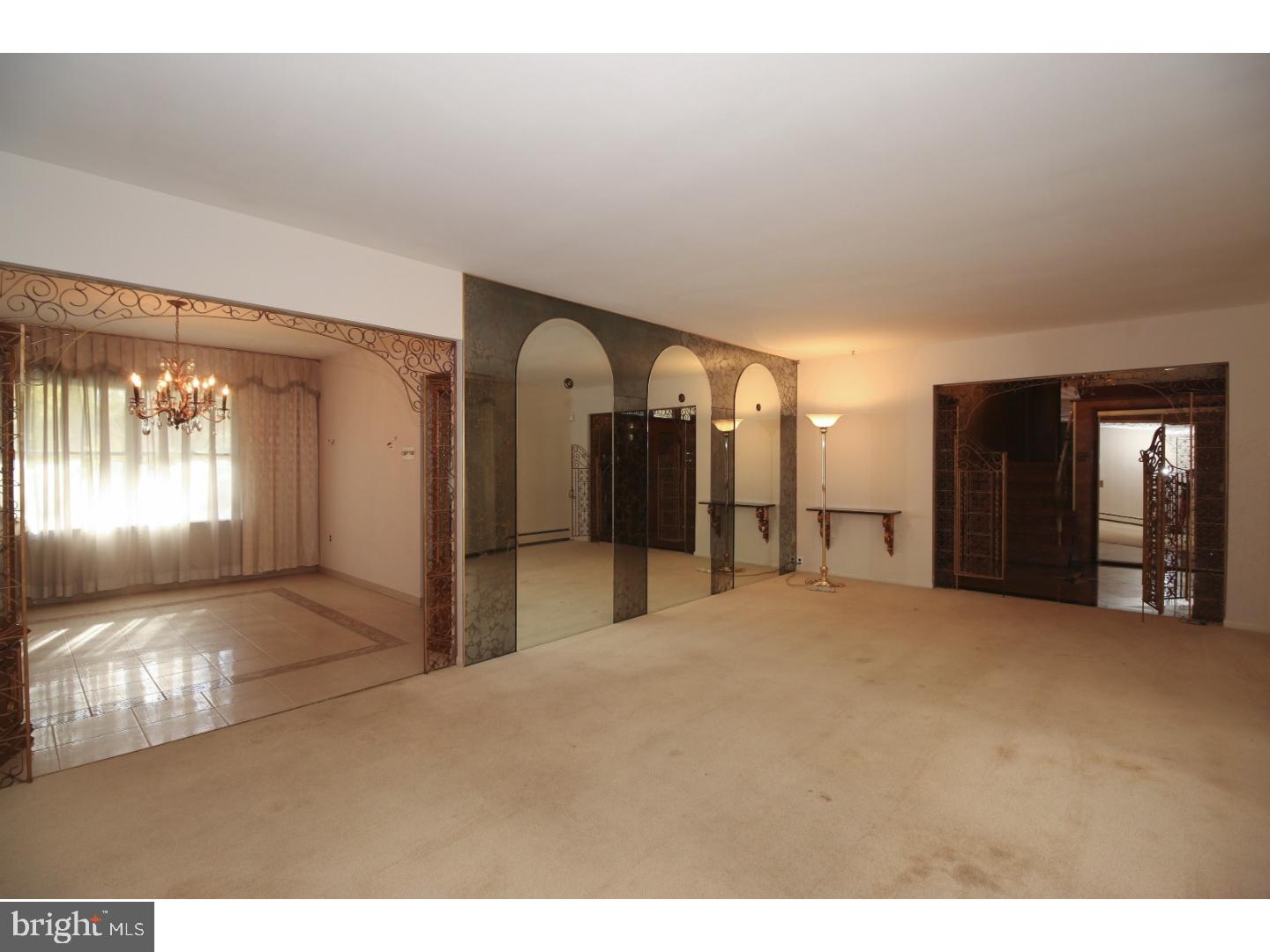 644 Ellis Road Havertown, PA 19083 - Photo 3 of 20 Living Room