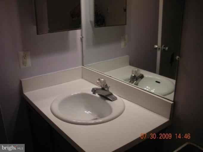 1410 Northgate Square, Unit 21B Reston, VA 20190 - Photo 4 of 5 Bath #1