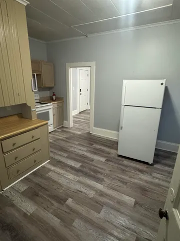 $1,825 | 39 Pleasant Street, Unit 1, Claremont, NH 03743