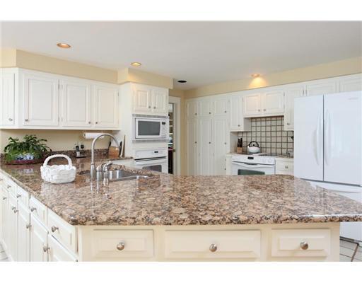 44 Merrill Road Falmouth, ME 04105 - Photo 7 of 15 Kitchen.
