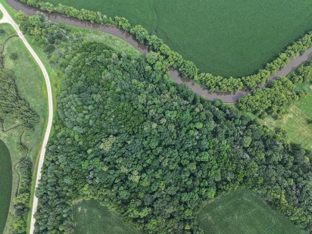 $435,000 | 34.59 M/l Acres Riverbend Road, Gratiot, WI 53541