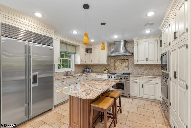 6 Barnstable Road Berkeley Heights, NJ 07922 - Photo 8 of 48