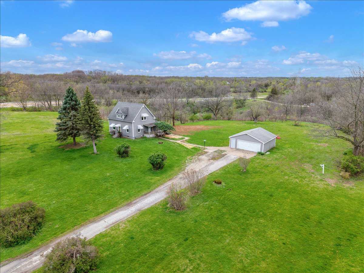 8850 Ridgewood Road Rock Island, IL 61201 - Photo 38 of 45 a view of a golf course with tv