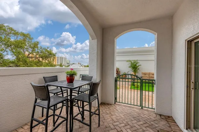 $1,595,000 | 505 South Orange Avenue, Unit 301, Sarasota, FL 34236