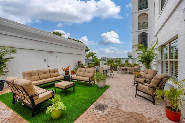 $1,595,000 | 505 South Orange Avenue, Unit 301, Sarasota, FL 34236