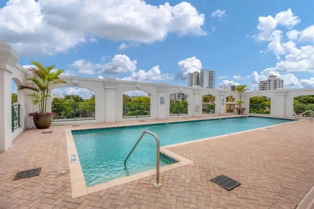 $1,595,000 | 505 South Orange Avenue, Unit 301, Sarasota, FL 34236