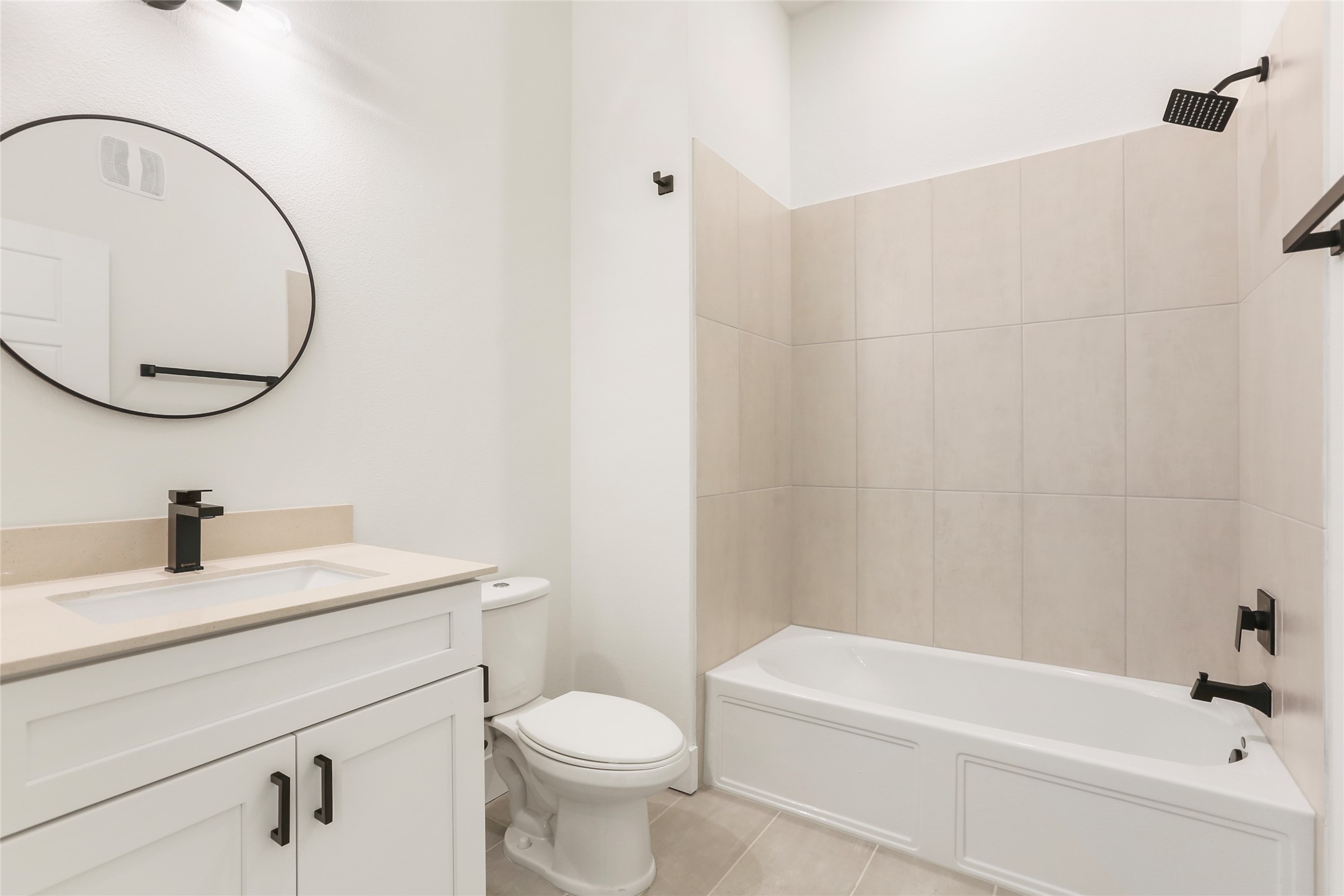 1811 Webberville Road, Unit 1206 Austin, TX 78721 - Photo 10 of 22 guest bathroom