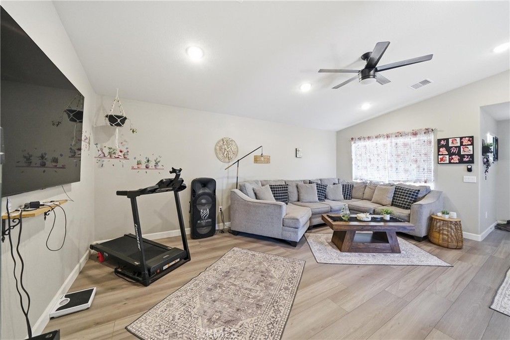 23560 Tussing Ranch Road Apple Valley, CA 92308 - Photo 12 of 31