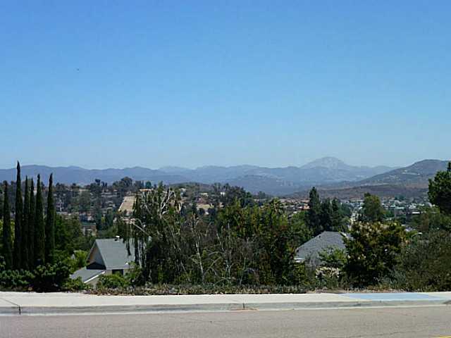 2550 South Granada Avenue Spring Valley, CA 91977 - Photo 6 of 24 Gallery Image 6