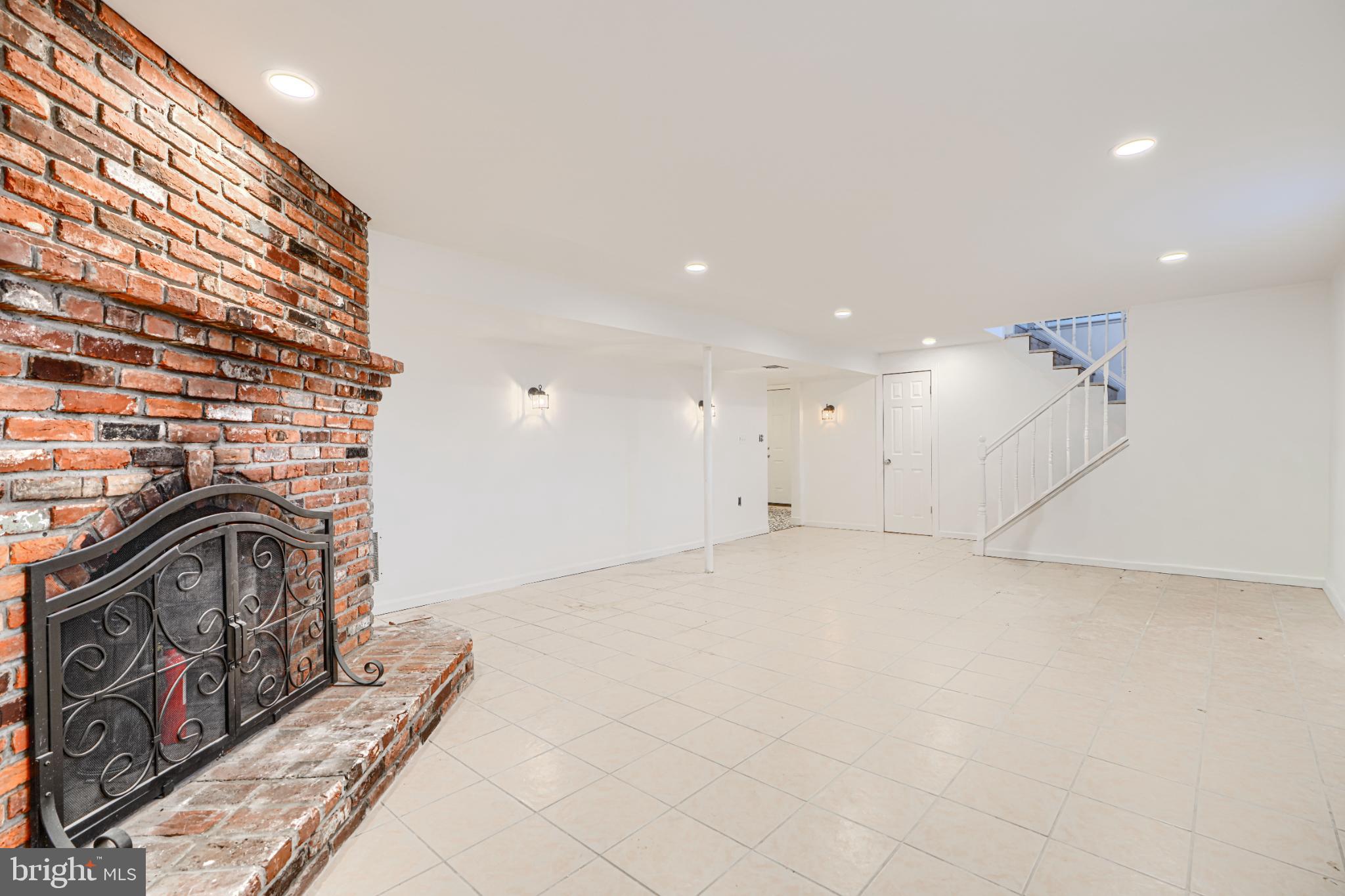 1167 Long Valley Road Westminster, MD 21158 - Photo 26 of 36 a view of a livingroom with washer and dryer