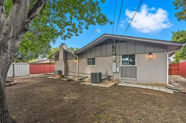 $369,995 | 8120 Greenhollow Lane, Dallas, TX 75240