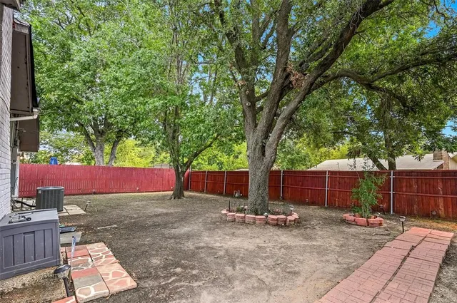 $369,995 | 8120 Greenhollow Lane, Dallas, TX 75240