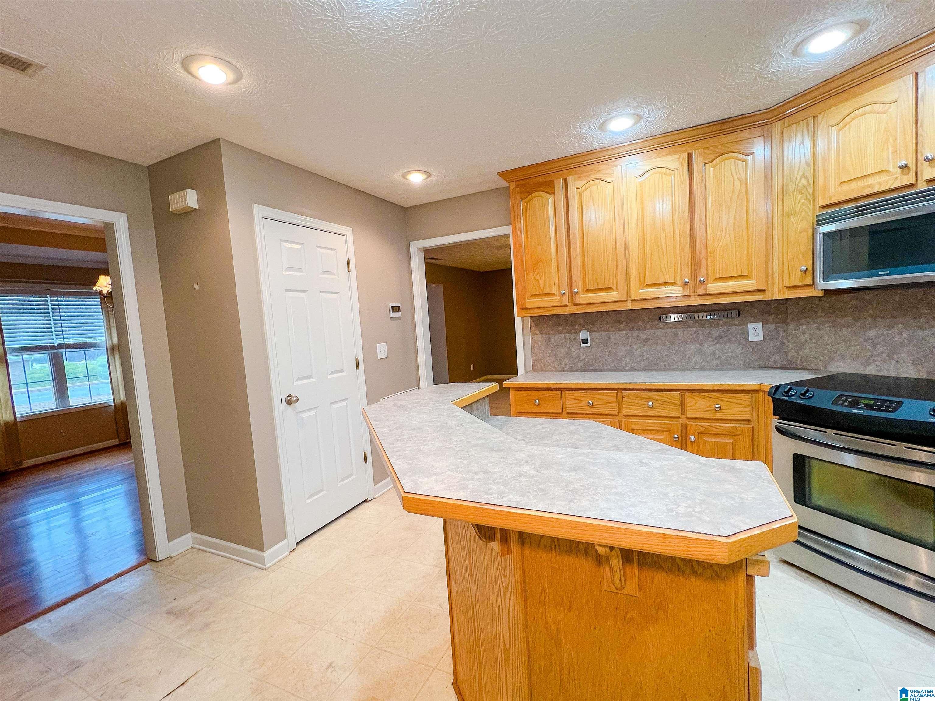 242 Foxley Road Anniston, AL 36205 - Photo 7 of 41