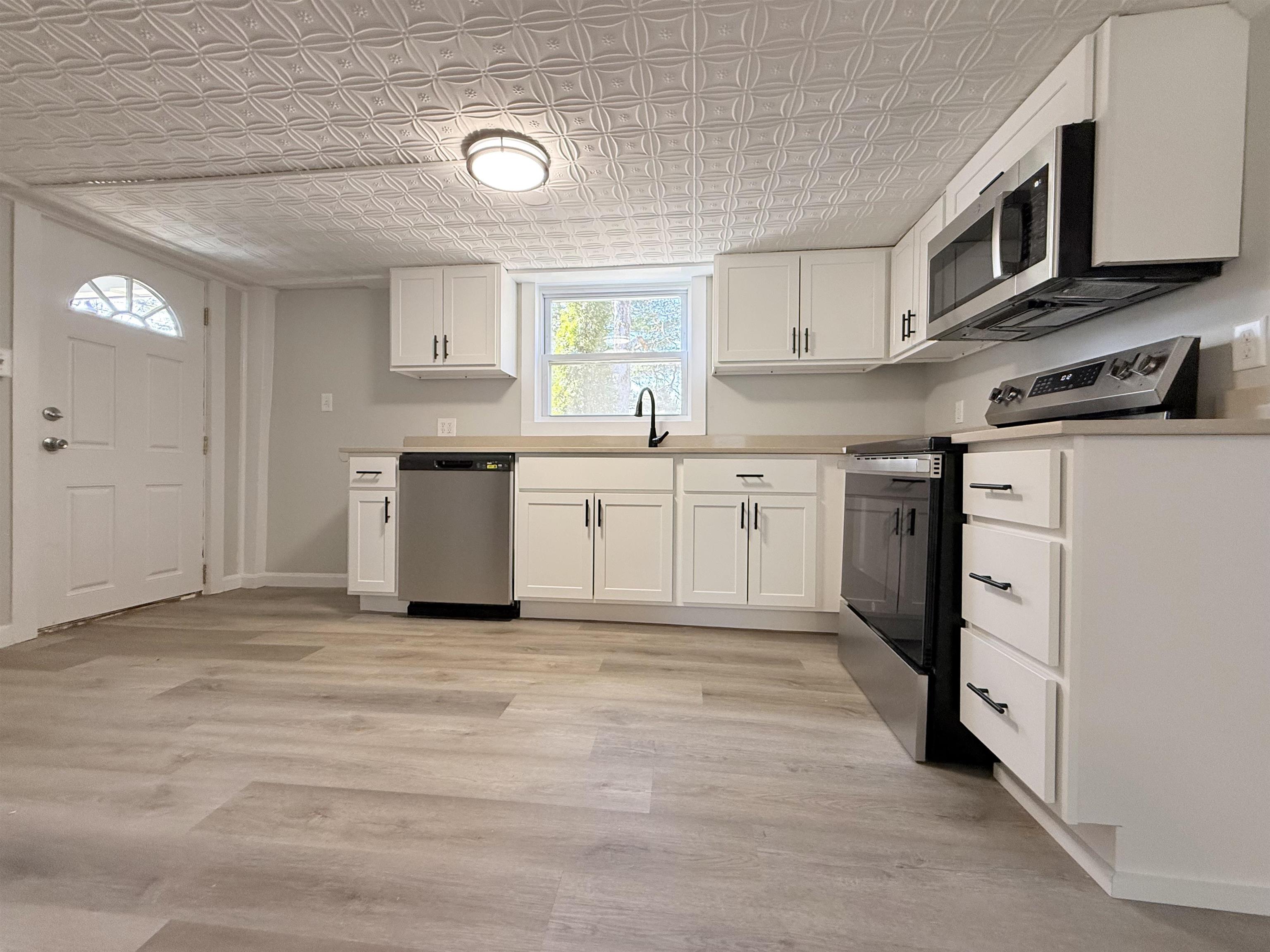 30 Sweatt Street Boscawen, NH 03303 - Photo 4 of 48