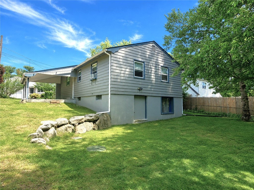 7 Dell Street Coventry, RI 02816 - Photo 4 of 26