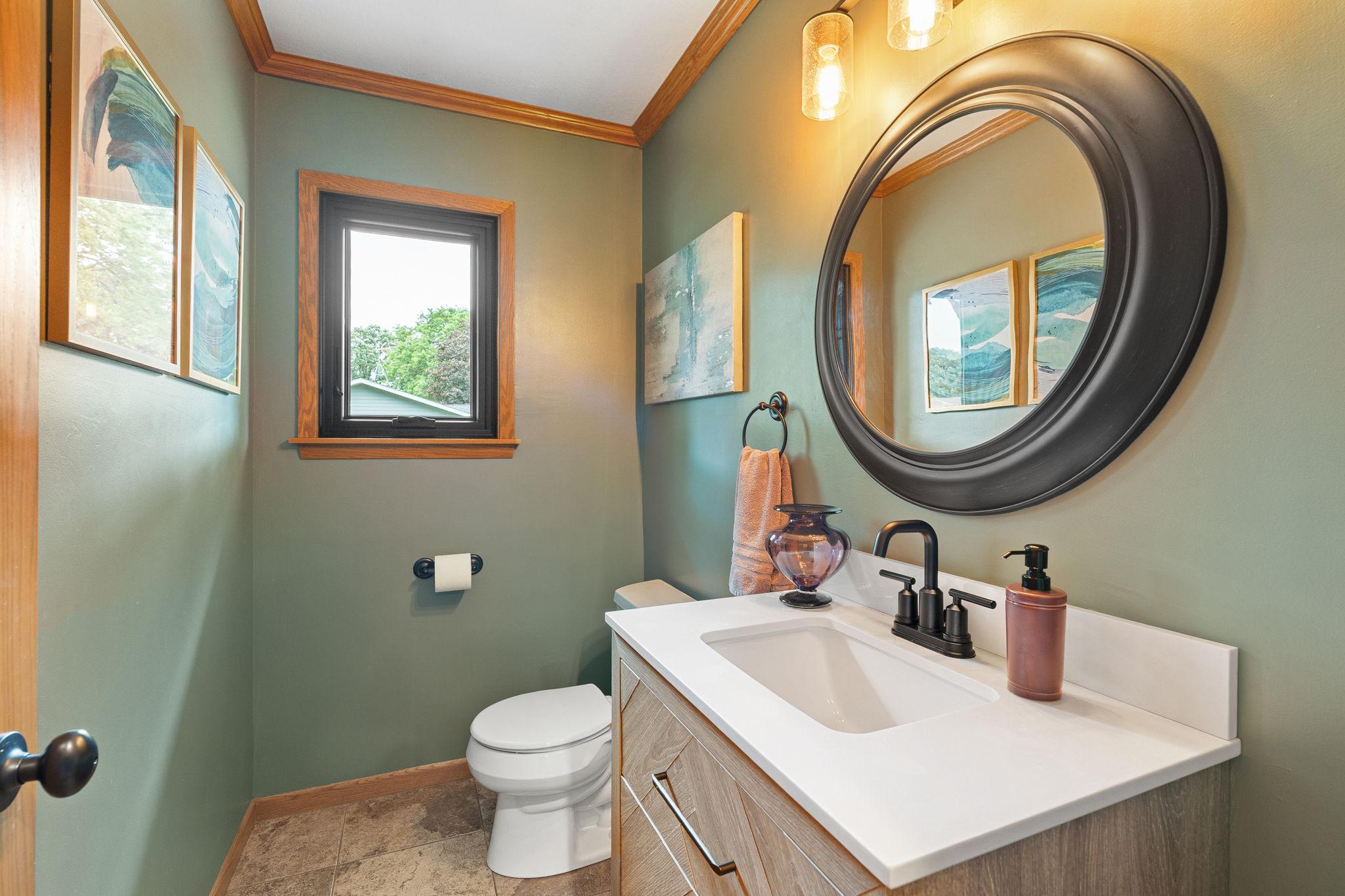 406 Ridge Circle Albert Lea, MN 56007 - Photo 8 of 29