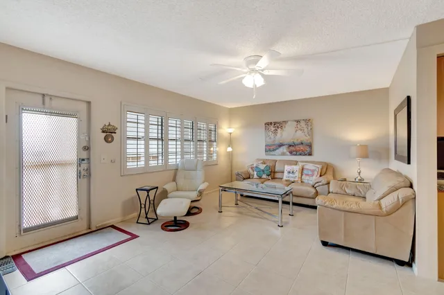$1,400 | 4050 Cornwall C, Boca Raton, FL 33434