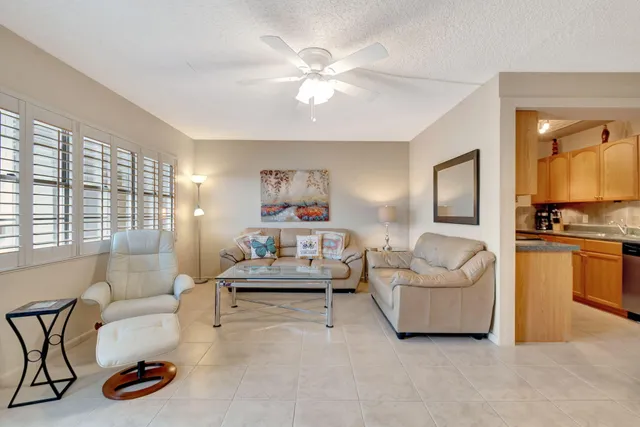 $1,400 | 4050 Cornwall C, Boca Raton, FL 33434