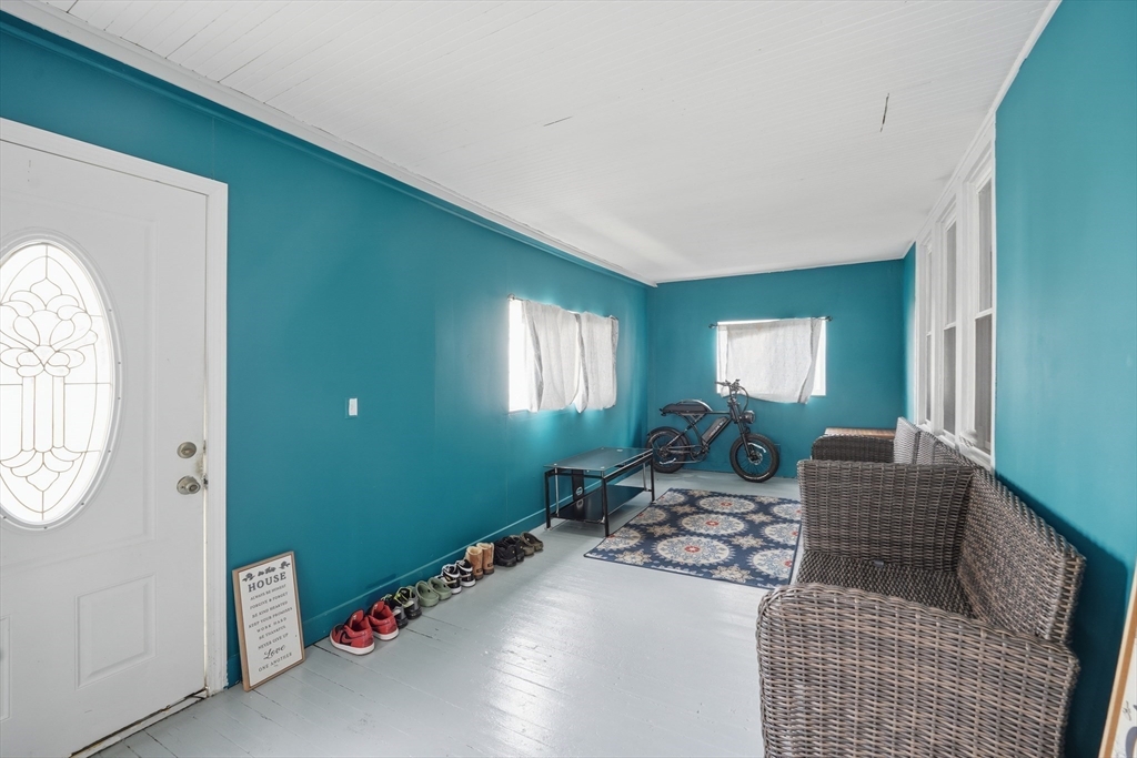 115 Pasadena Street Springfield, MA 01108 - Photo 3 of 34