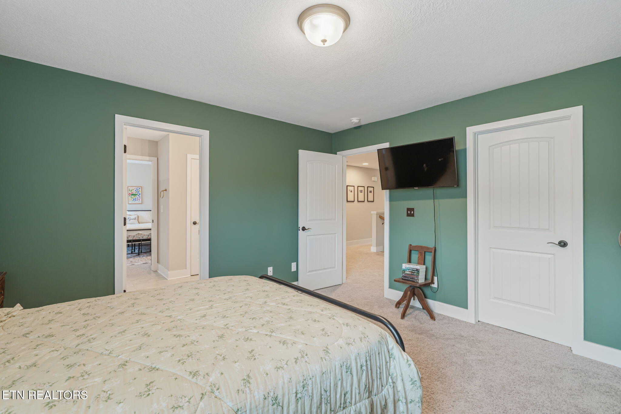 211 Queenberry Street Oak Ridge, TN 37830 - Photo 25 of 58 26-web-or-mls-211 Queenberry Street-21
