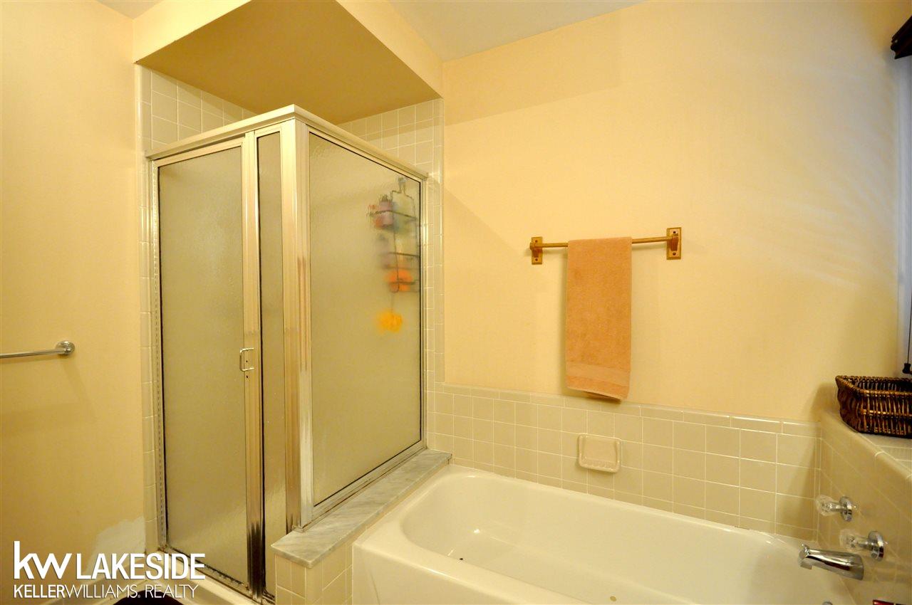 1658 Hillside Lane Rochester Hills, MI 48307 - Photo 21 of 32