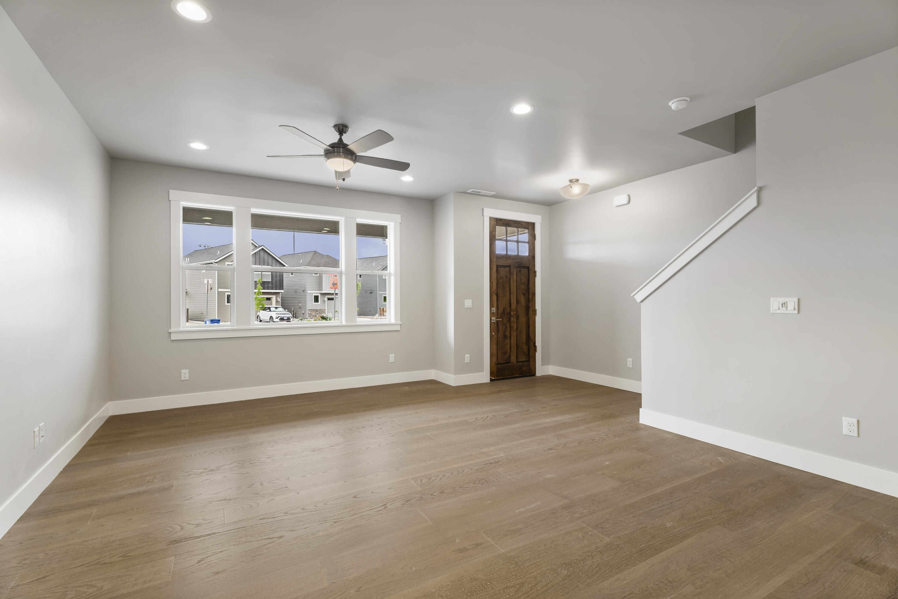 3937 Southwest Coyote Avenue, Unit LOT 154 Redmond, OR 97756 - Photo 11 of 24 14-Living Room