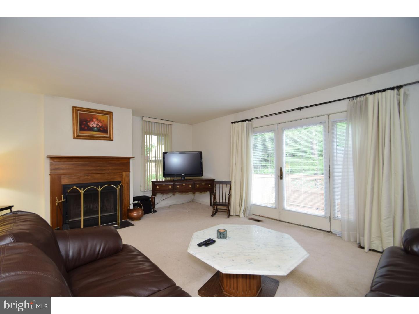 27 Main Street Wayne, PA 19087 - Photo 4 of 23 Living Room