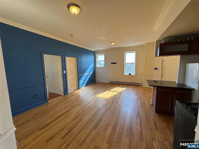 $369,900 | 372 Communipaw Avenue, Unit 4, Jersey City, NJ 07304