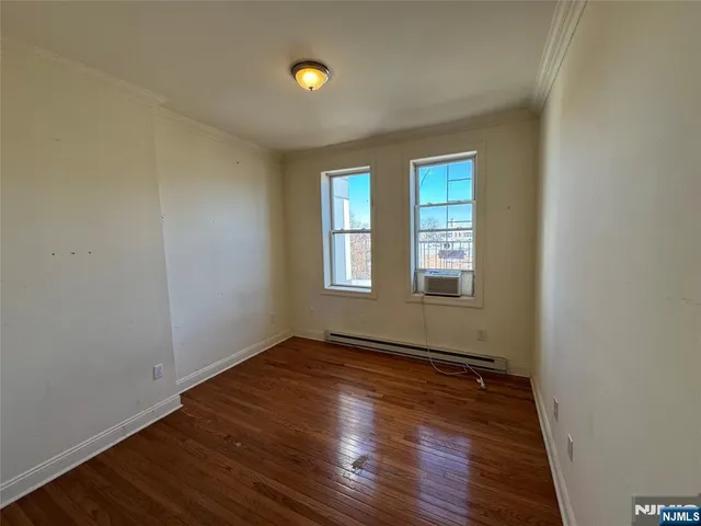 $369,900 | 372 Communipaw Avenue, Unit 4, Jersey City, NJ 07304