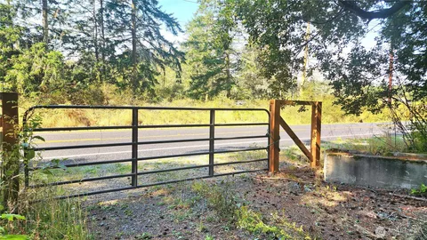 $120,000 | 1976 North Boon Road, Oak Harbor, WA 98277
