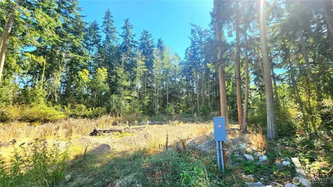$120,000 | 1976 North Boon Road, Oak Harbor, WA 98277