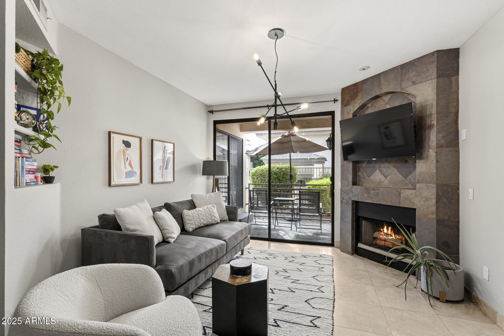3235 East Camelback Road, Unit 115 Phoenix, AZ 85018 - Photo 5 of 15 Living Room