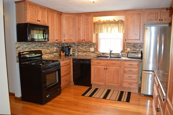 149 Hadley Street Springfield, MA 01118 - Photo 2 of 30