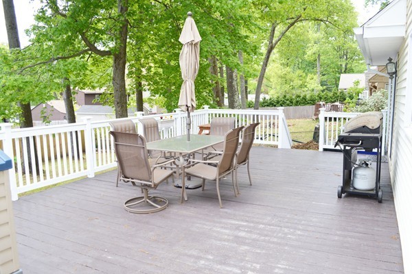 149 Hadley Street Springfield, MA 01118 - Photo 25 of 30