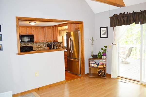 149 Hadley Street Springfield, MA 01118 - Photo 4 of 30