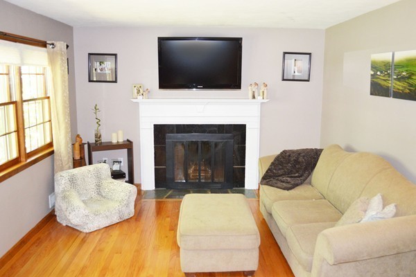 149 Hadley Street Springfield, MA 01118 - Photo 7 of 30