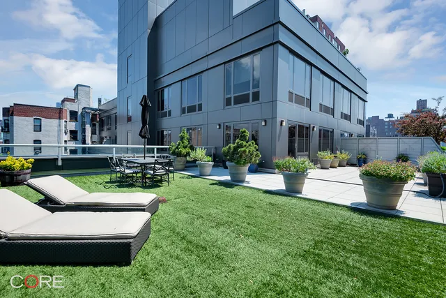 $2,395,000 | 305 West 16th Street, Unit 6E | Chelsea