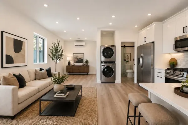 $1,895 | 19950 Archwood Street, Winnetka, CA 91306