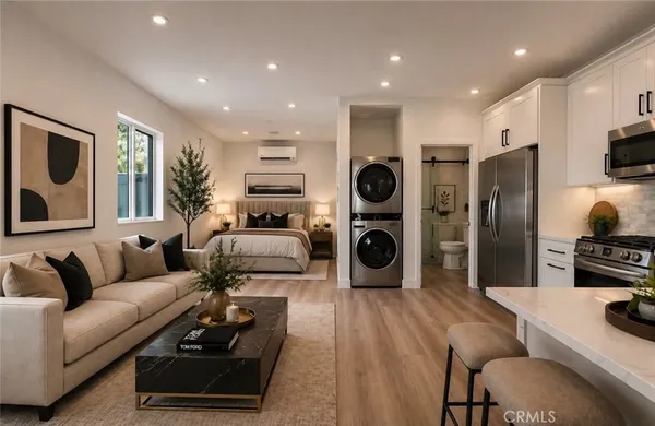 $1,895 | 19950 Archwood Street, Winnetka, CA 91306