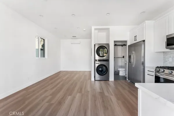 $1,895 | 19950 Archwood Street, Winnetka, CA 91306
